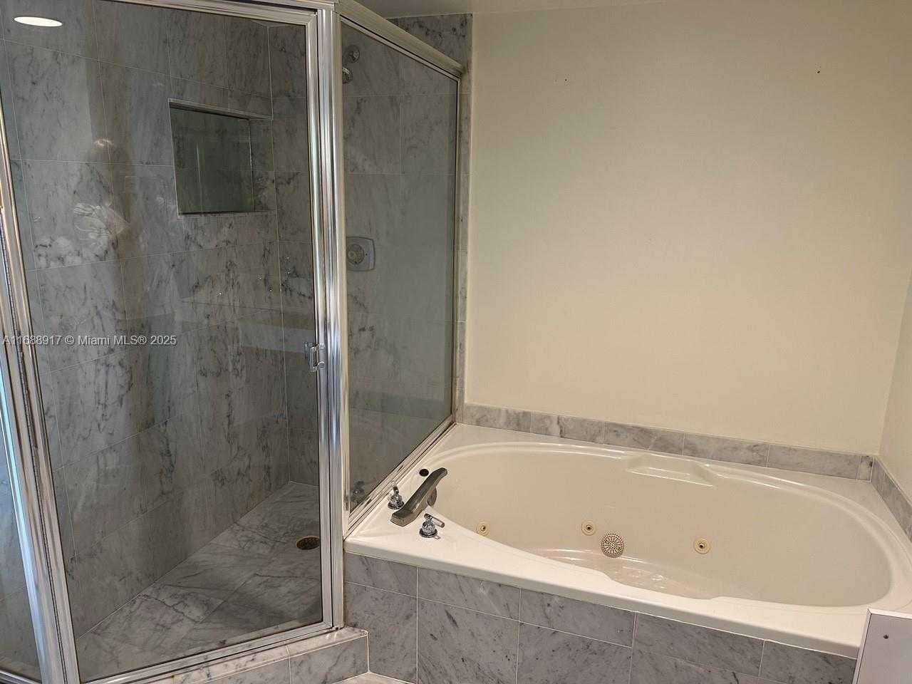 Small Image of 3640 YACHT CLUB DR #503, Aventura Number 14