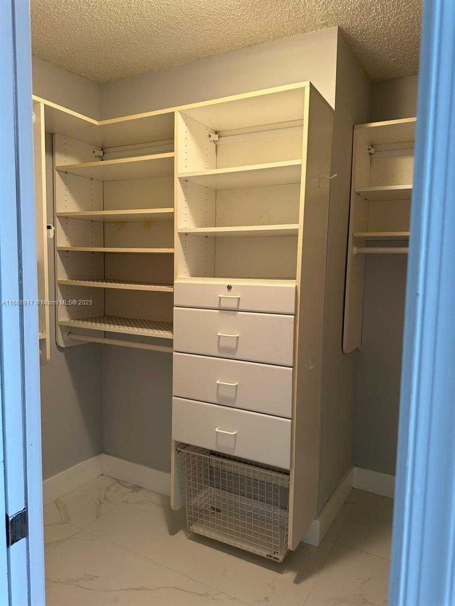 Small Image of 3640 YACHT CLUB DR #503, Aventura Number 15