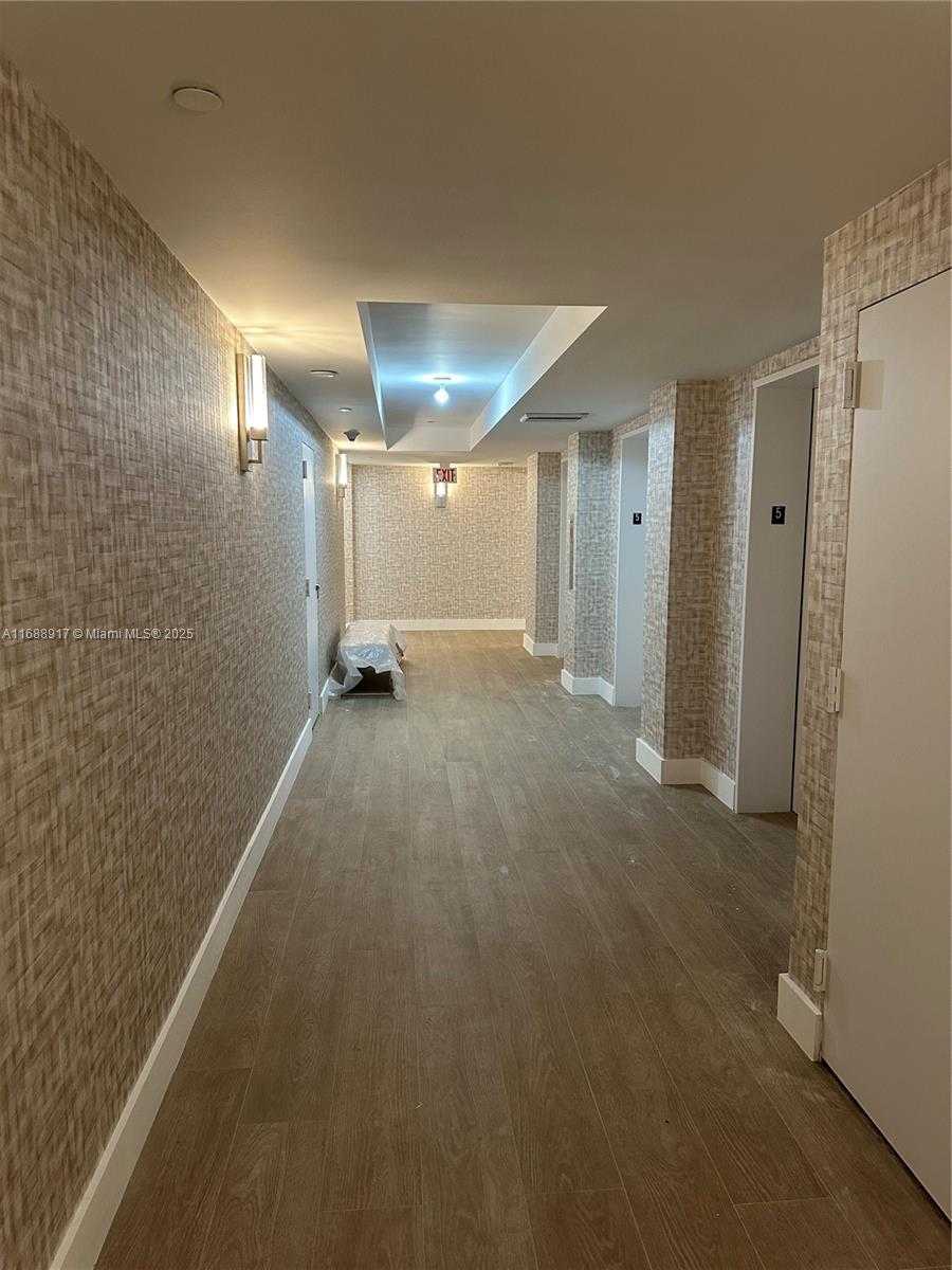 Small Image of 3640 YACHT CLUB DR #503, Aventura Number 24