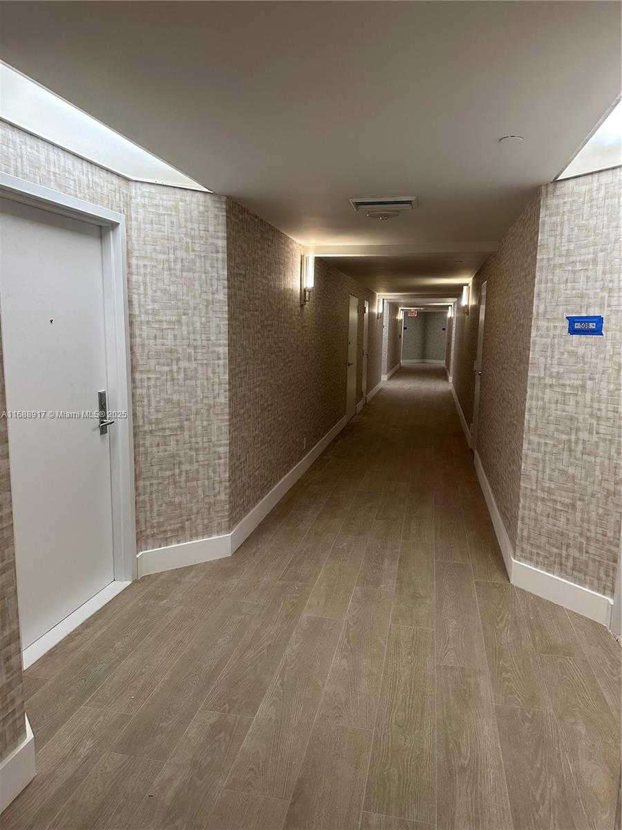 Small Image of 3640 YACHT CLUB DR #503, Aventura Number 25
