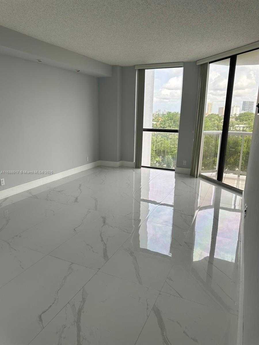 Small Image of 3640 YACHT CLUB DR #503, Aventura Number 4