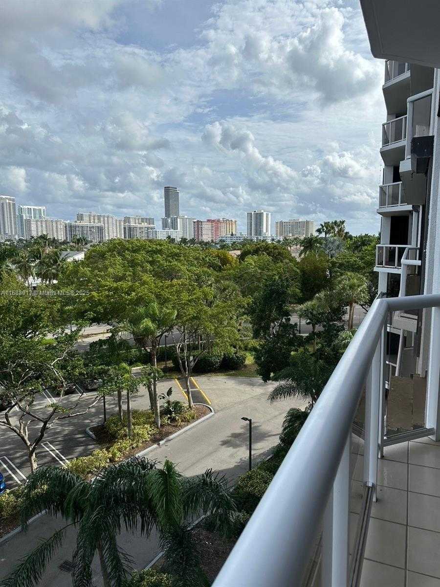 Small Image of 3640 YACHT CLUB DR #503, Aventura Number 7
