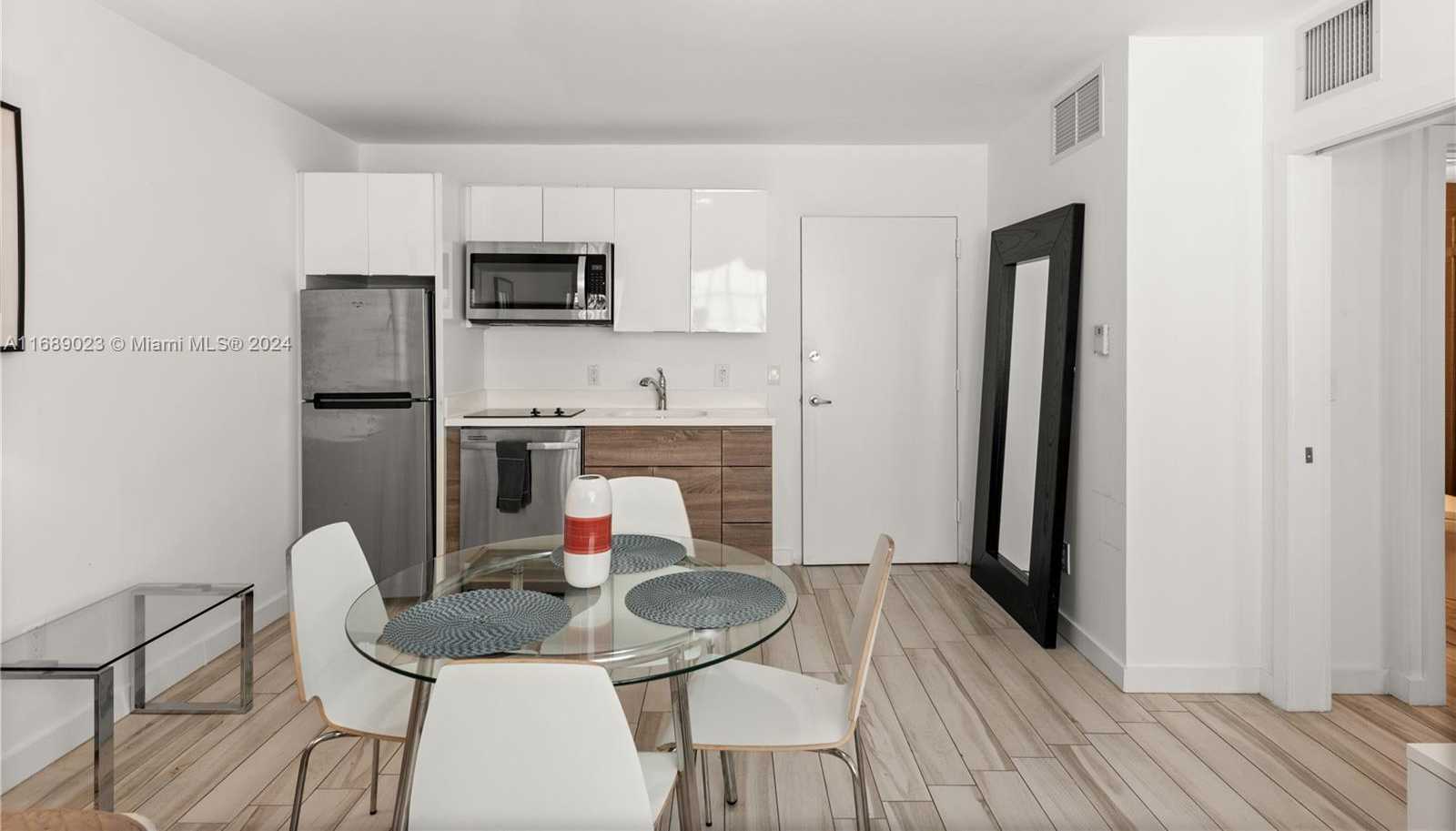 Small Image of 1560 MERIDIAN AVE #109, Miami Beach Number 3