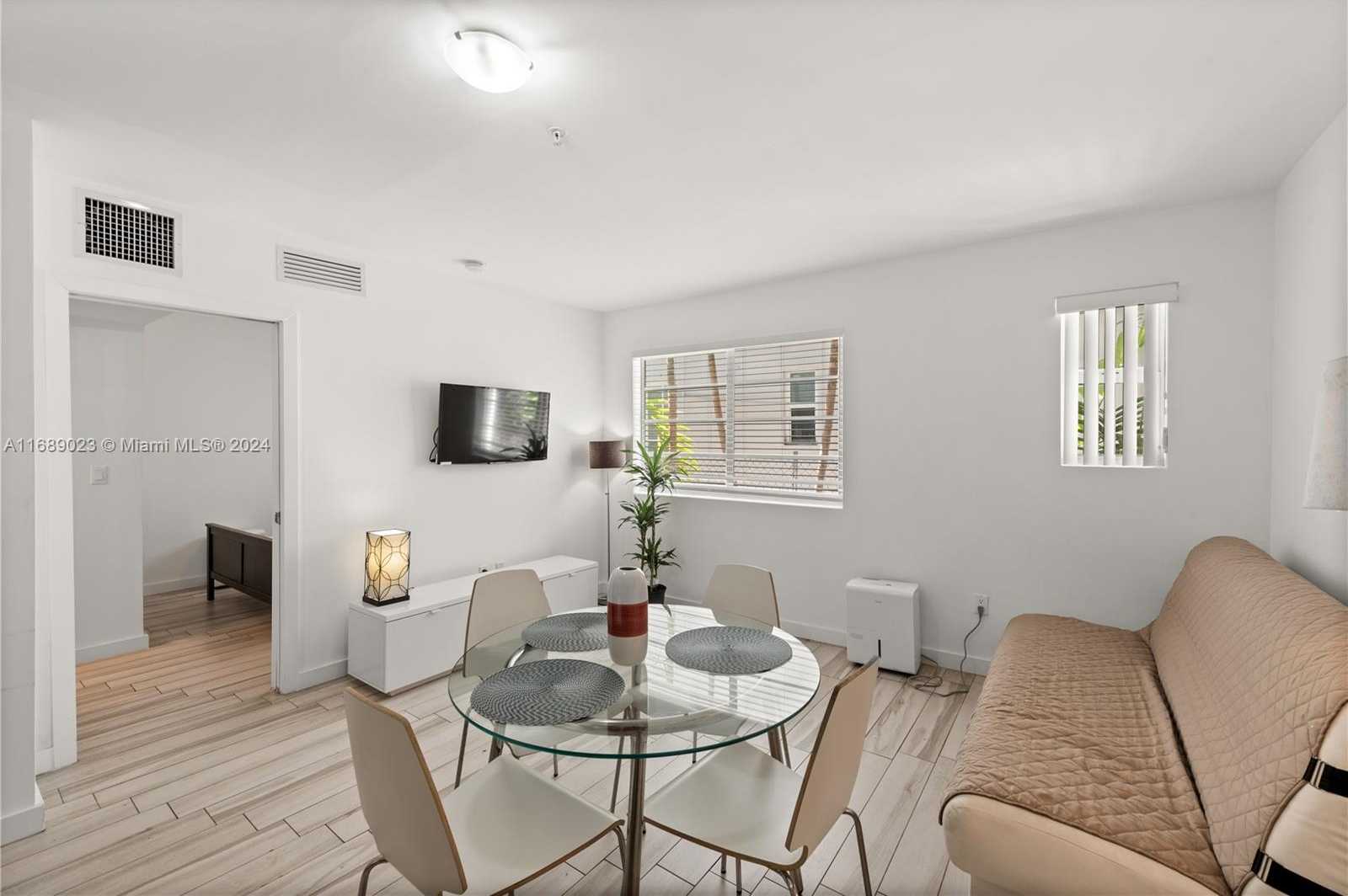 Small Image of 1560 MERIDIAN AVE #109, Miami Beach Number 4