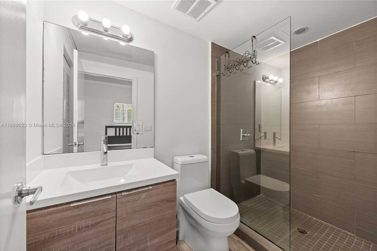 Small Image of 1560 MERIDIAN AVE #109, Miami Beach Number 6
