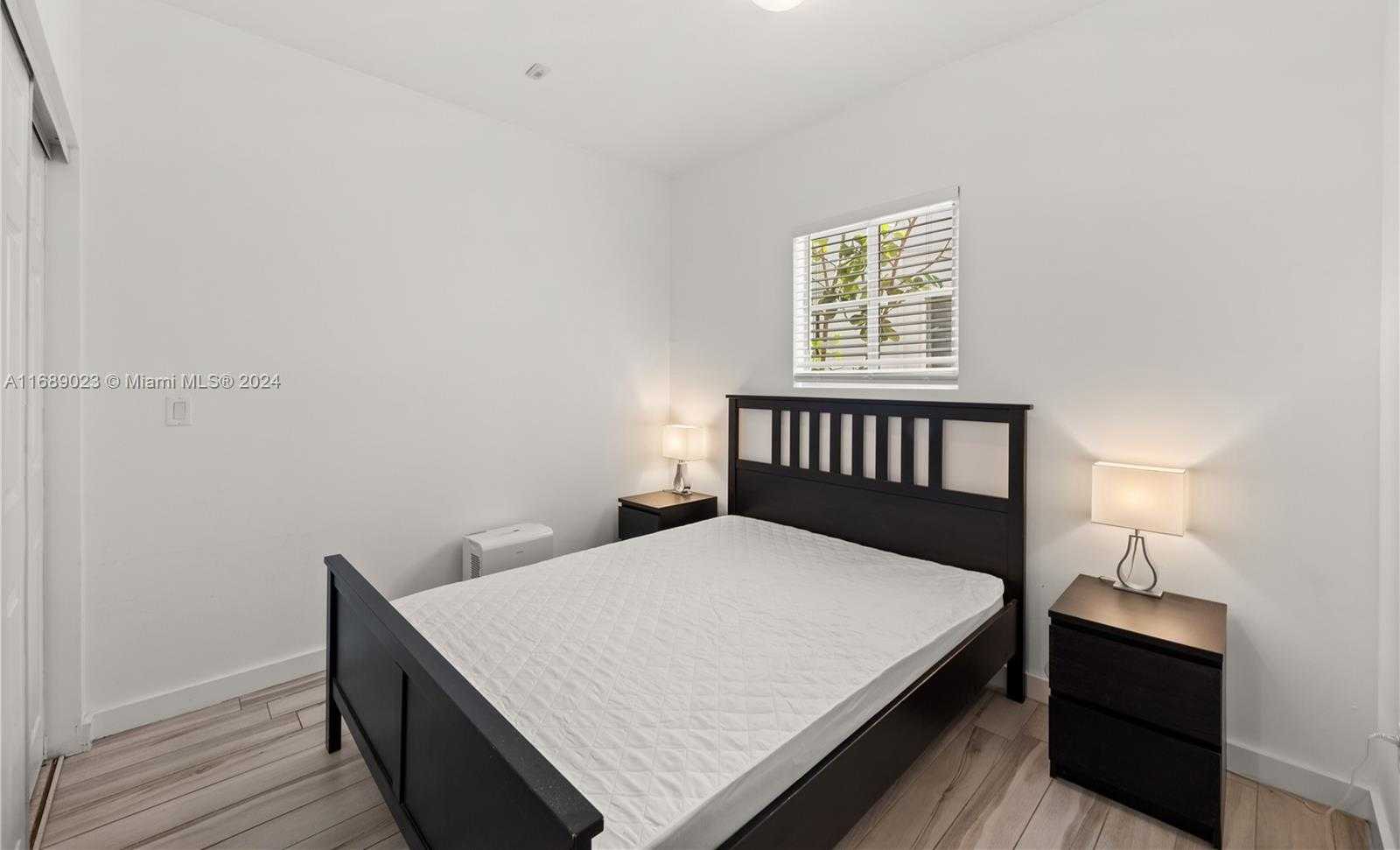 Small Image of 1560 MERIDIAN AVE #109, Miami Beach Number 7