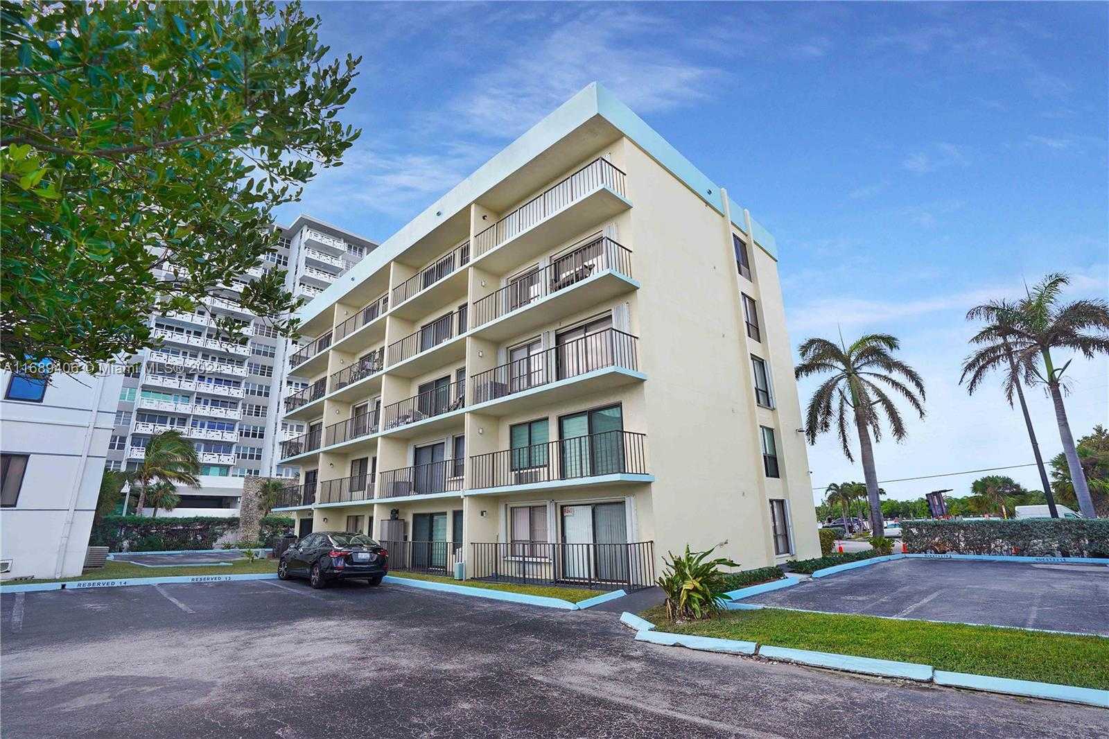 Small Image of 3215 NORTH OCEAN DR #301, Hollywood Number 4