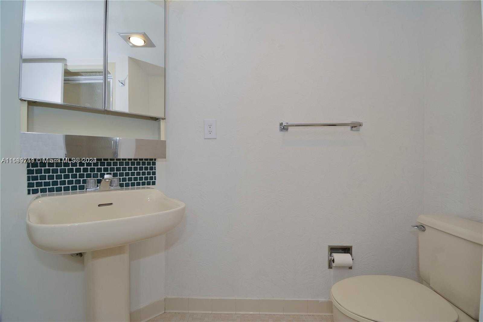 Small Image of 300 THREE ISLANDS BLVD #308, Hallandale Beach Number 13