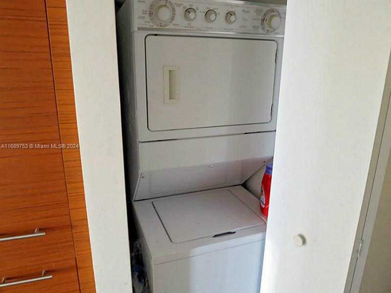 Small Image of 50 BISCAYNE BL #4509, Miami Number 10