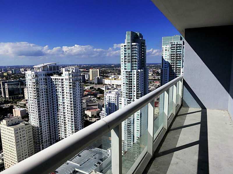 Small Image of 50 BISCAYNE BL #4509, Miami Number 3