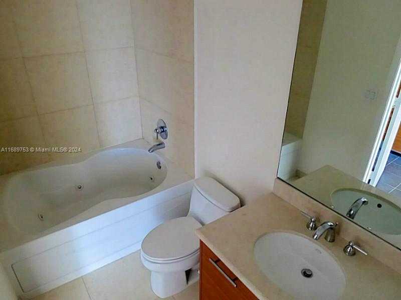 Small Image of 50 BISCAYNE BL #4509, Miami Number 7