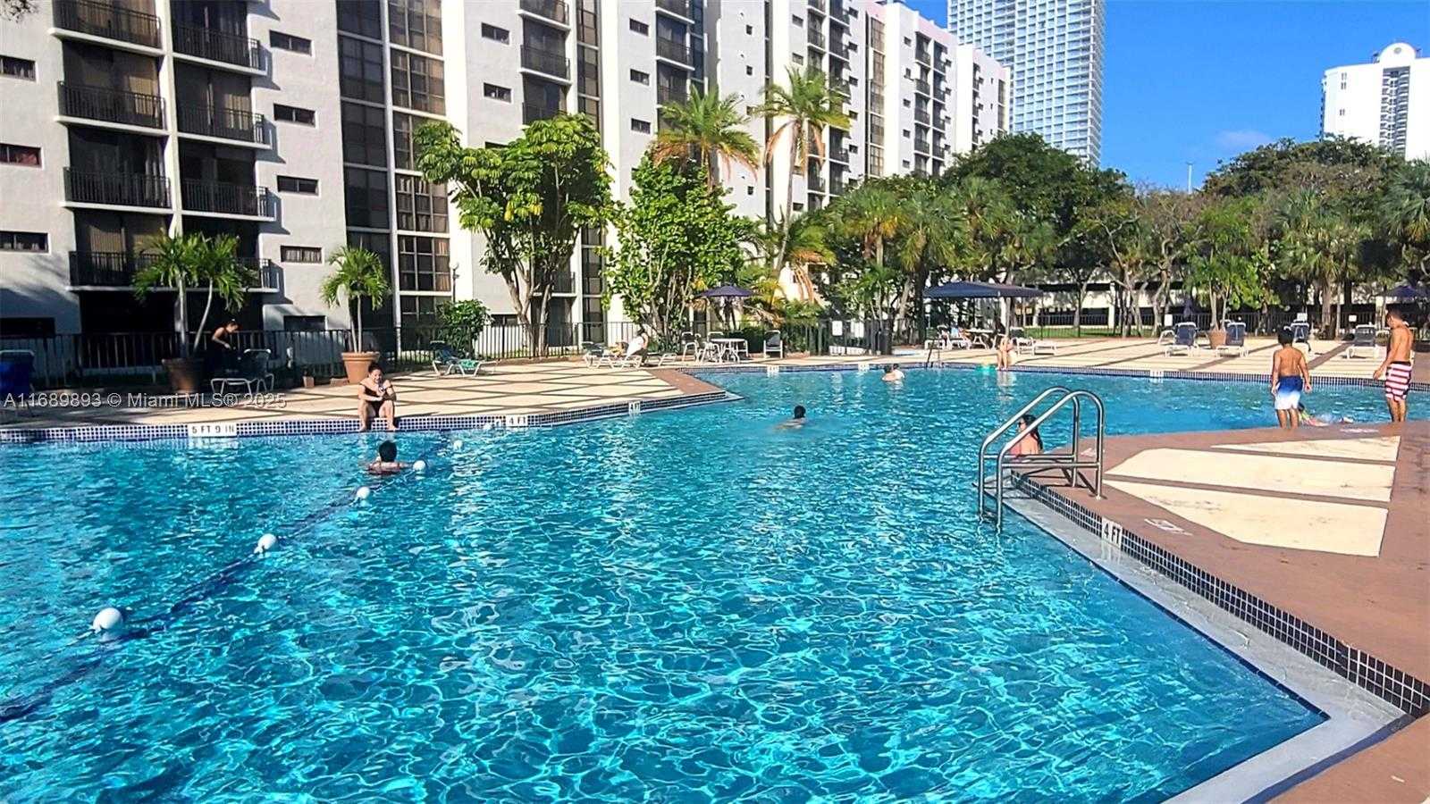 Small Image of 17011 NORTH BAY RD #107, Sunny Isles Beach Number 10