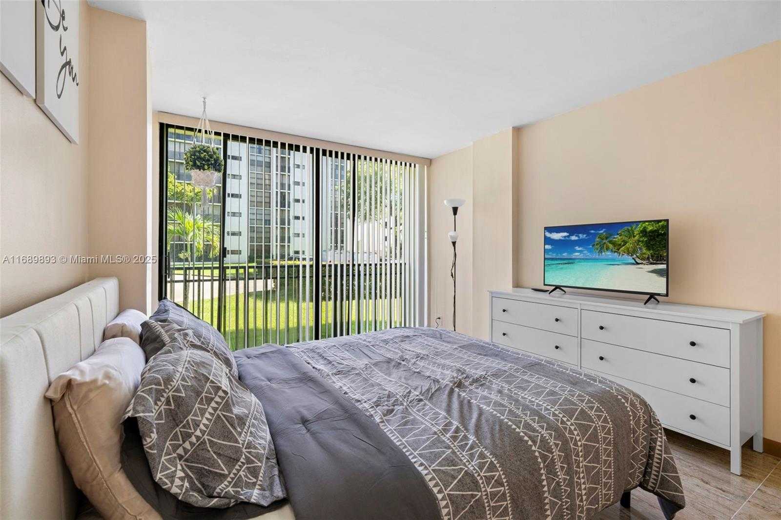 Small Image of 17011 NORTH BAY RD #107, Sunny Isles Beach Number 17