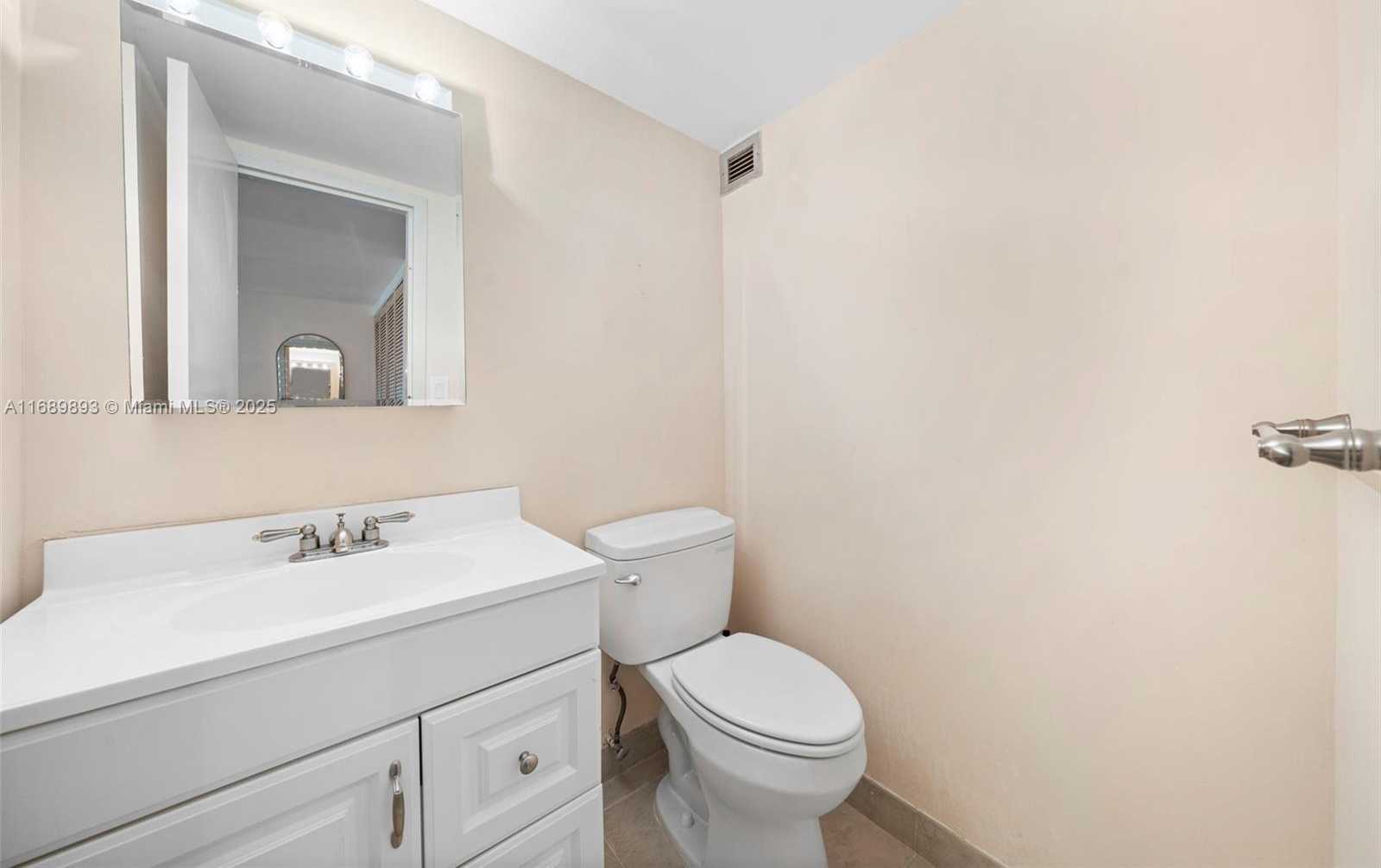 Small Image of 17011 NORTH BAY RD #107, Sunny Isles Beach Number 27