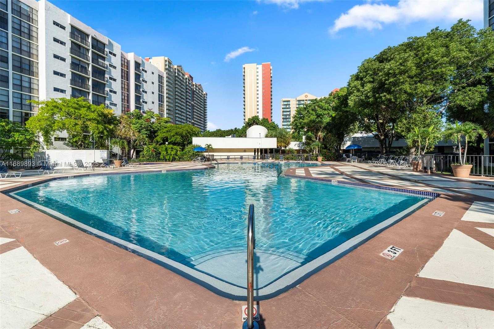 Small Image of 17011 NORTH BAY RD #107, Sunny Isles Beach Number 30