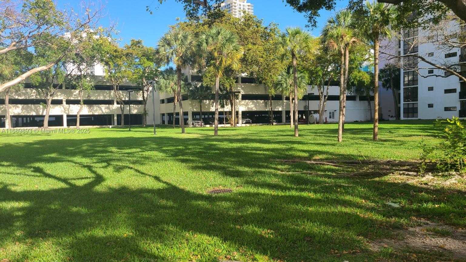 Small Image of 17011 NORTH BAY RD #107, Sunny Isles Beach Number 34