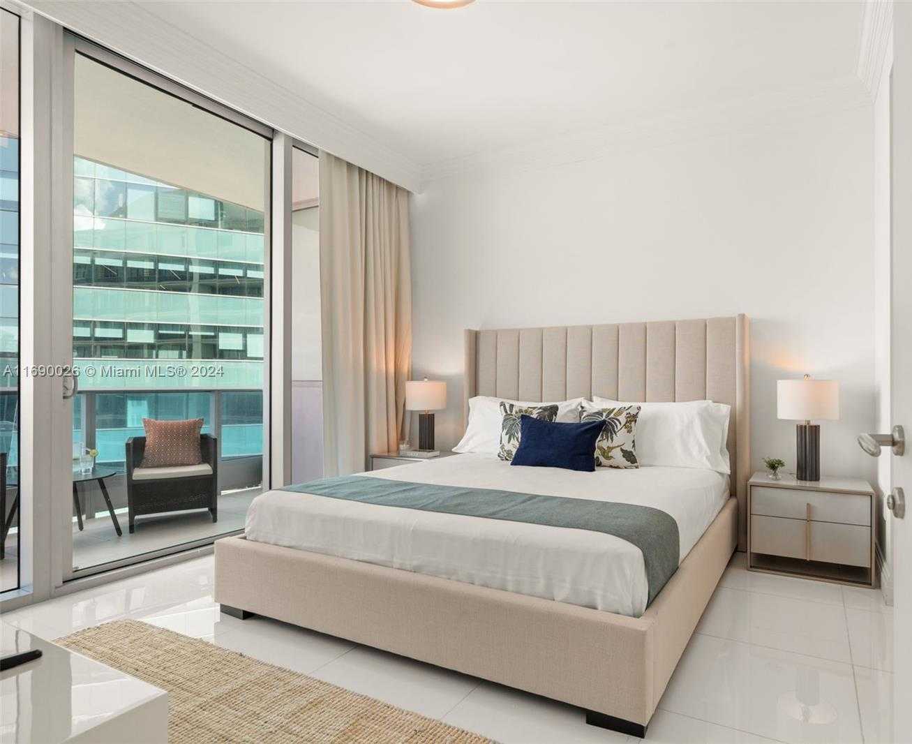 Small Image of 200 BISCAYNE BOULEVARD WAY #5009, Miami Number 13