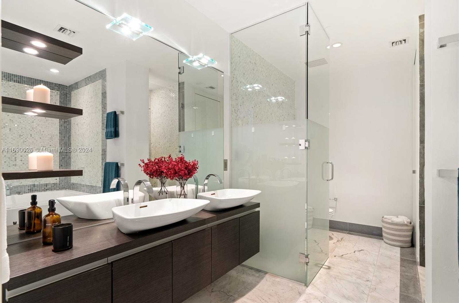 Small Image of 200 BISCAYNE BOULEVARD WAY #5009, Miami Number 19