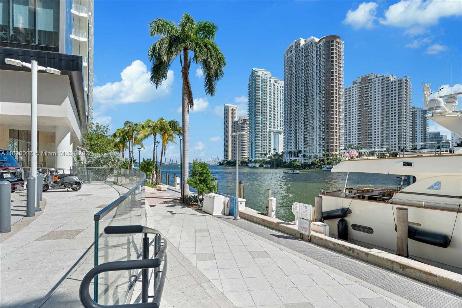 Small Image of 200 BISCAYNE BOULEVARD WAY #5009, Miami Number 2