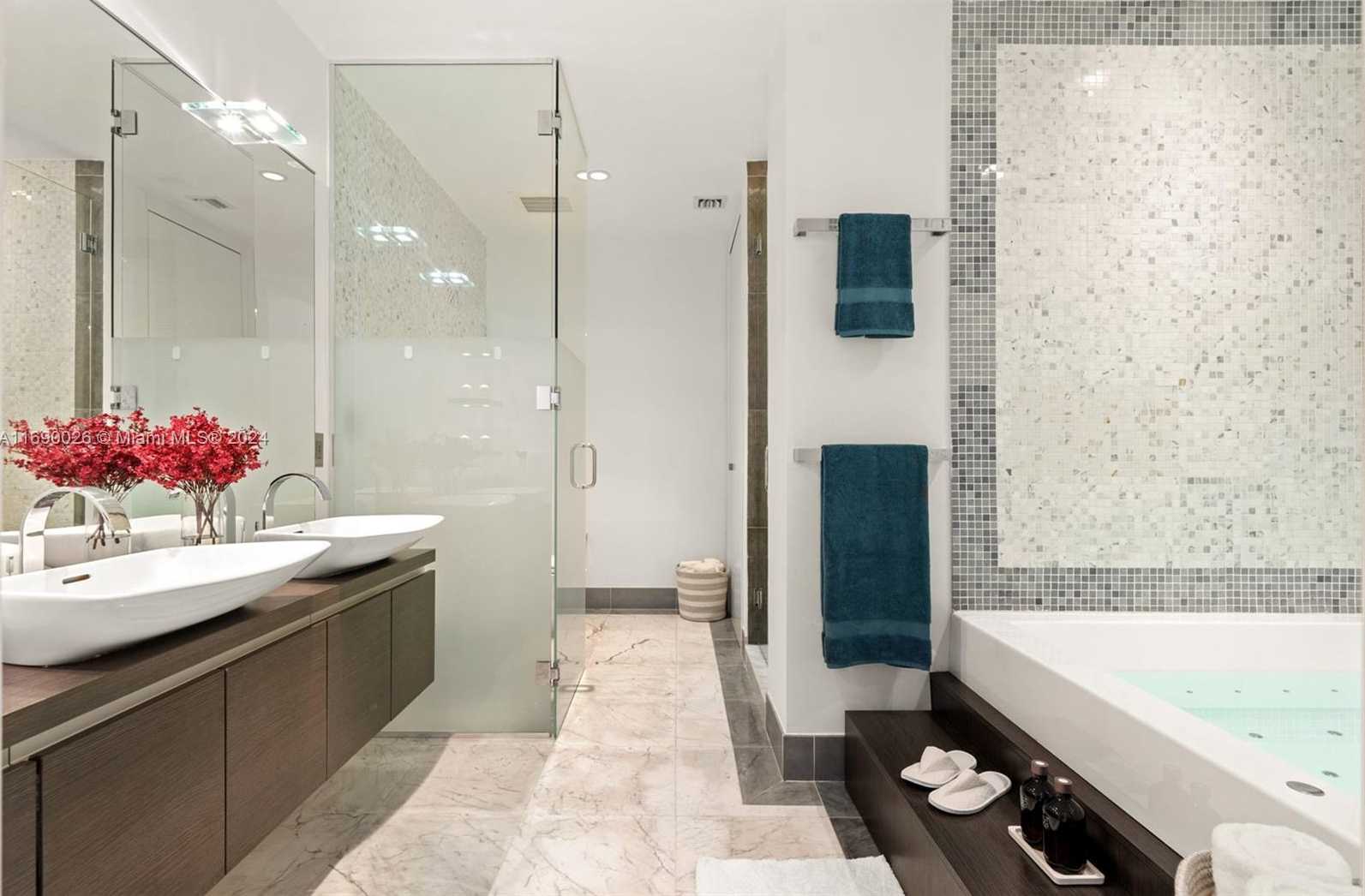 Small Image of 200 BISCAYNE BOULEVARD WAY #5009, Miami Number 20