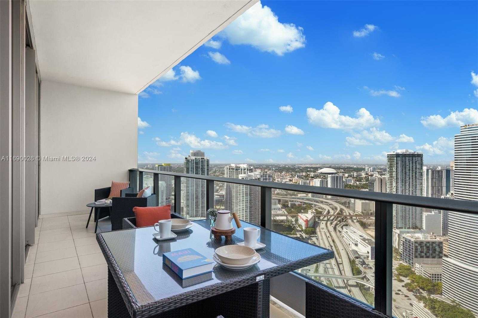 Small Image of 200 BISCAYNE BOULEVARD WAY #5009, Miami Number 30