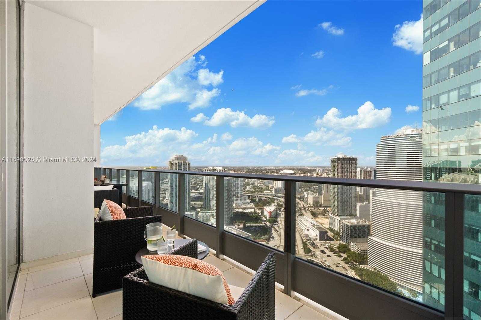 Small Image of 200 BISCAYNE BOULEVARD WAY #5009, Miami Number 32