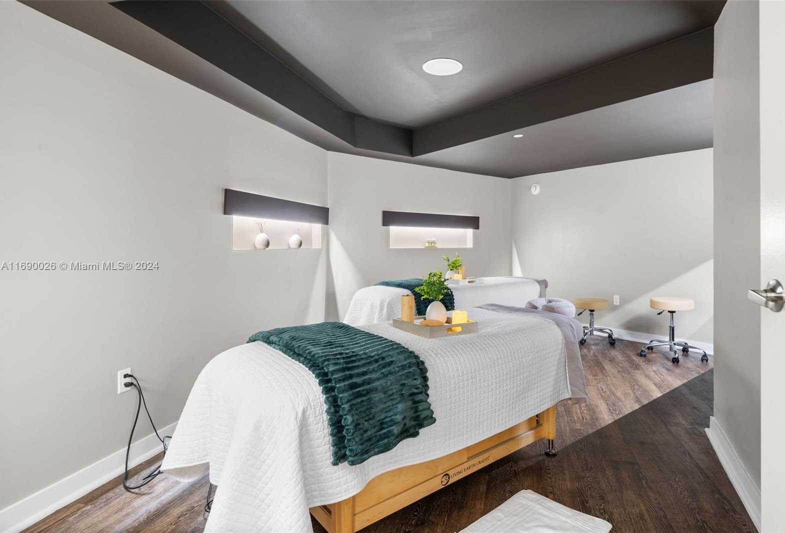 Small Image of 200 BISCAYNE BOULEVARD WAY #5009, Miami Number 42