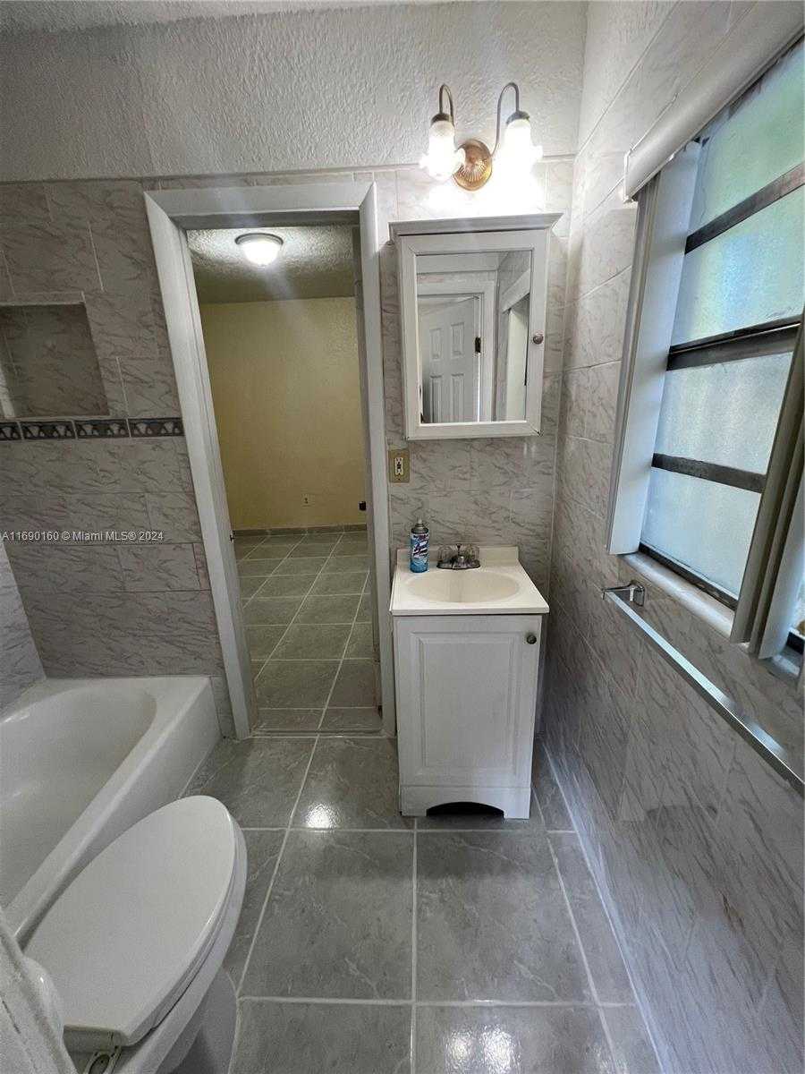 Small Image of 6231 NORTH WEST 1ST CT, Miami Number 11