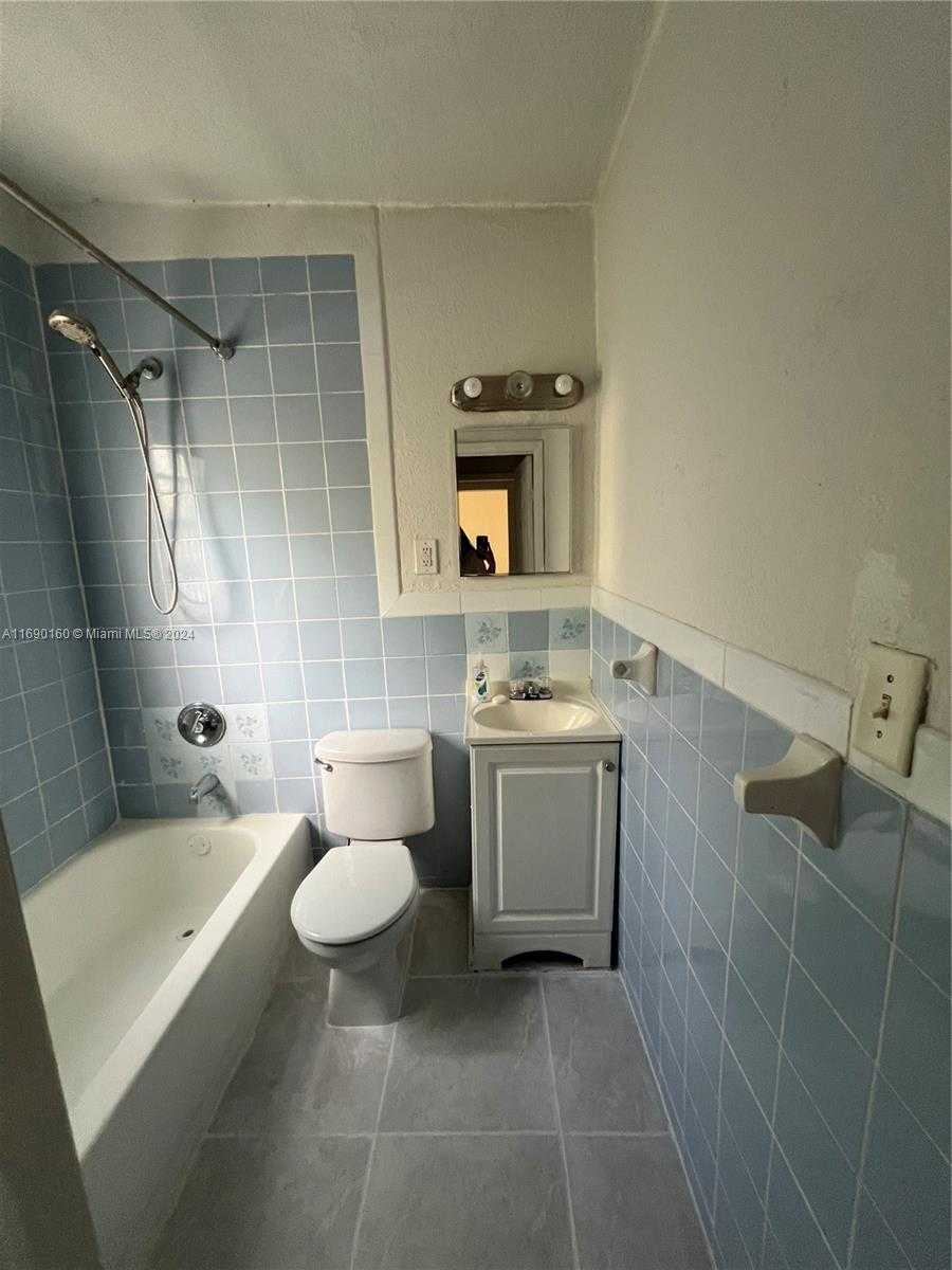 Small Image of 6231 NORTH WEST 1ST CT, Miami Number 4