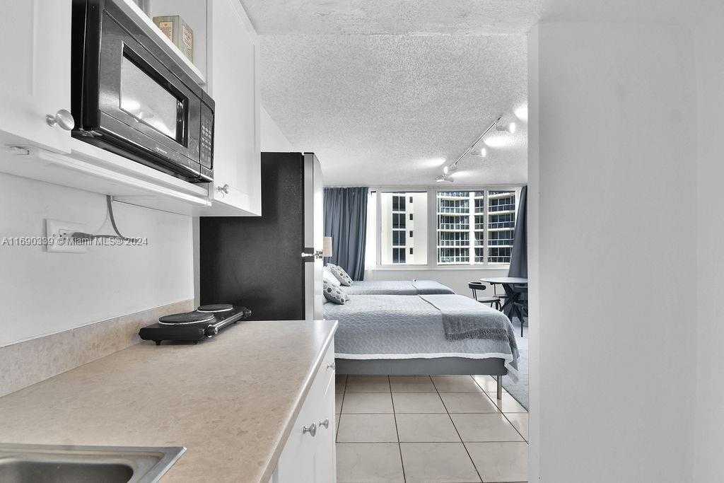 Small Image of 19201 COLLINS AVE #526, Sunny Isles Beach Number 10