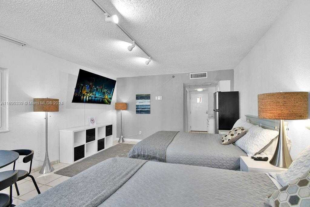 Small Image of 19201 COLLINS AVE #526, Sunny Isles Beach Number 9