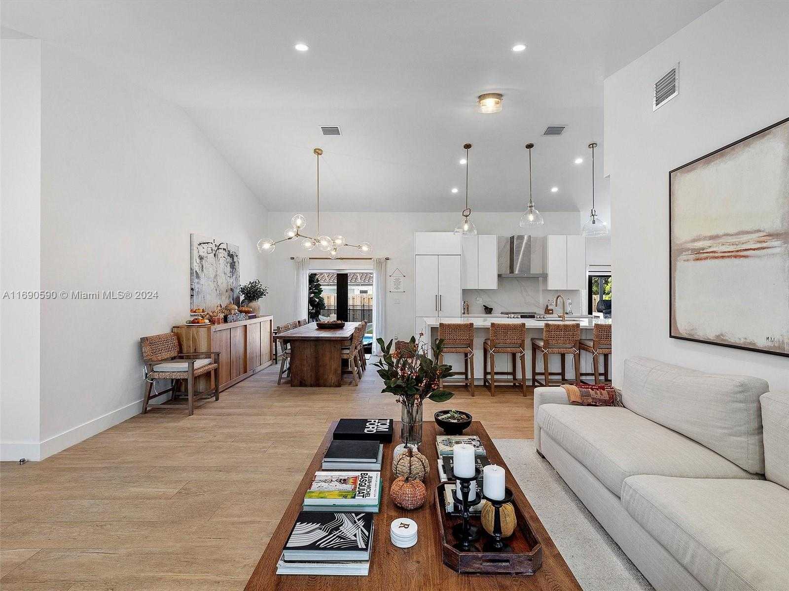 Small Image of 3776 SOUTH WEST 107TH CT, Miami Number 10