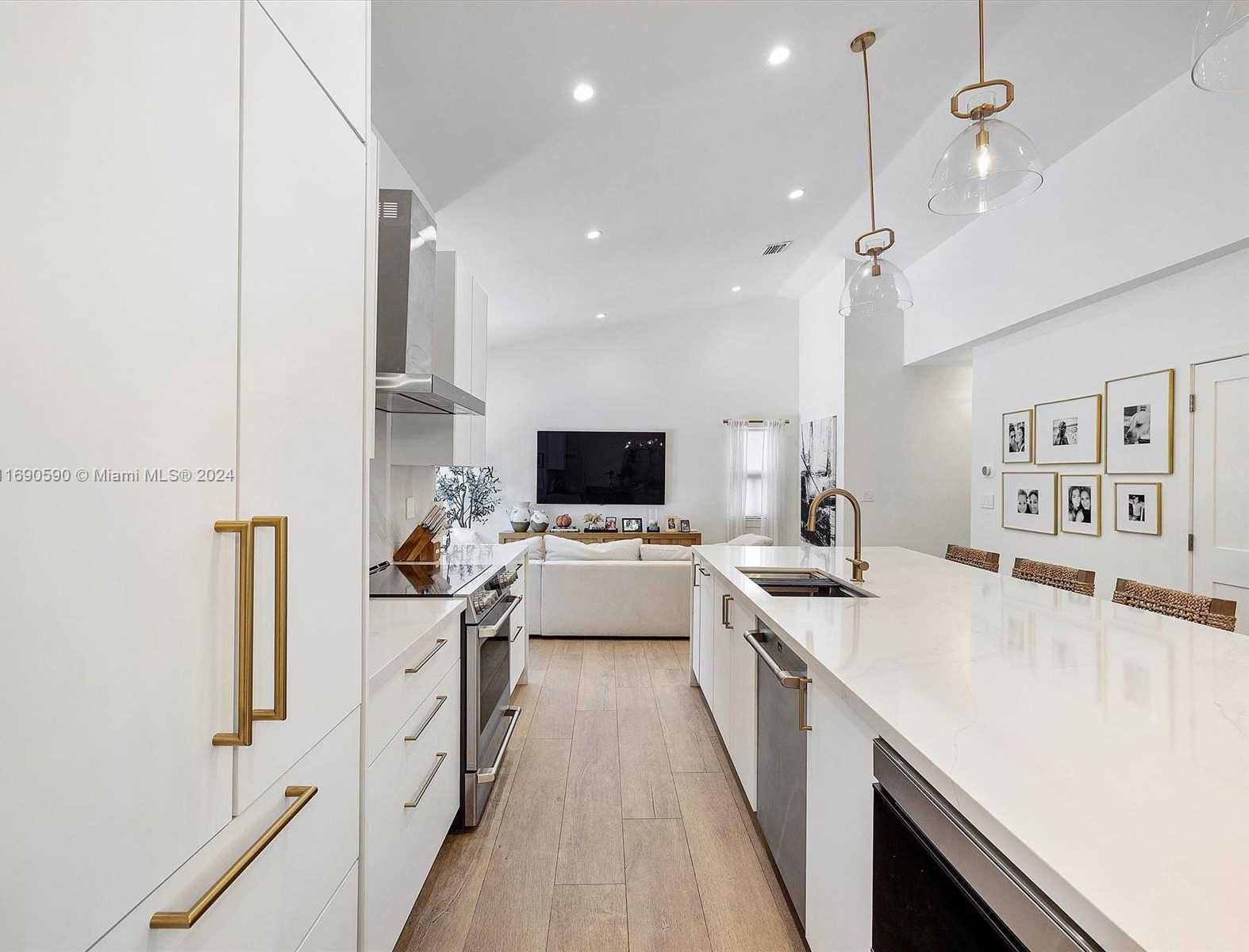 Small Image of 3776 SOUTH WEST 107TH CT, Miami Number 19