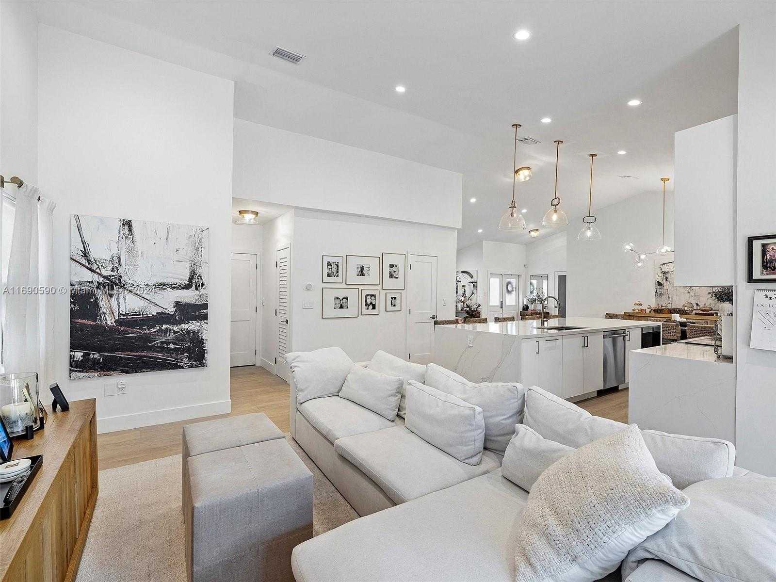 Small Image of 3776 SOUTH WEST 107TH CT, Miami Number 22