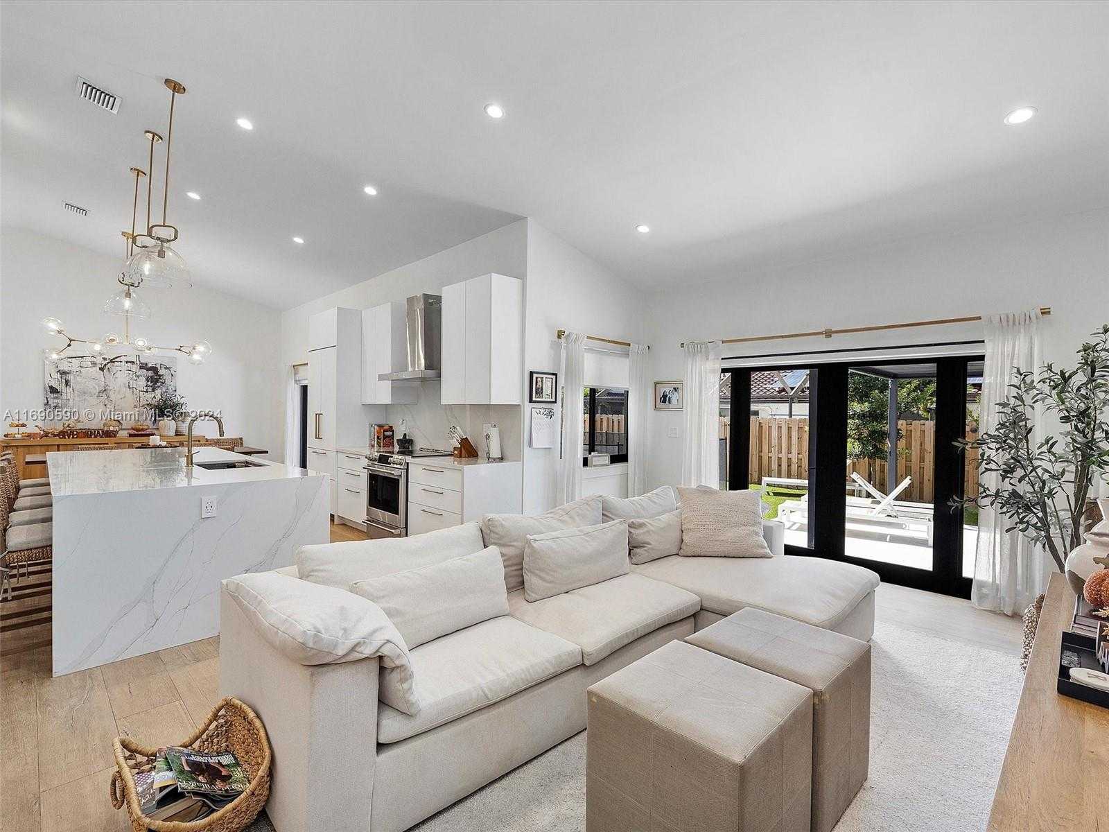 Small Image of 3776 SOUTH WEST 107TH CT, Miami Number 23