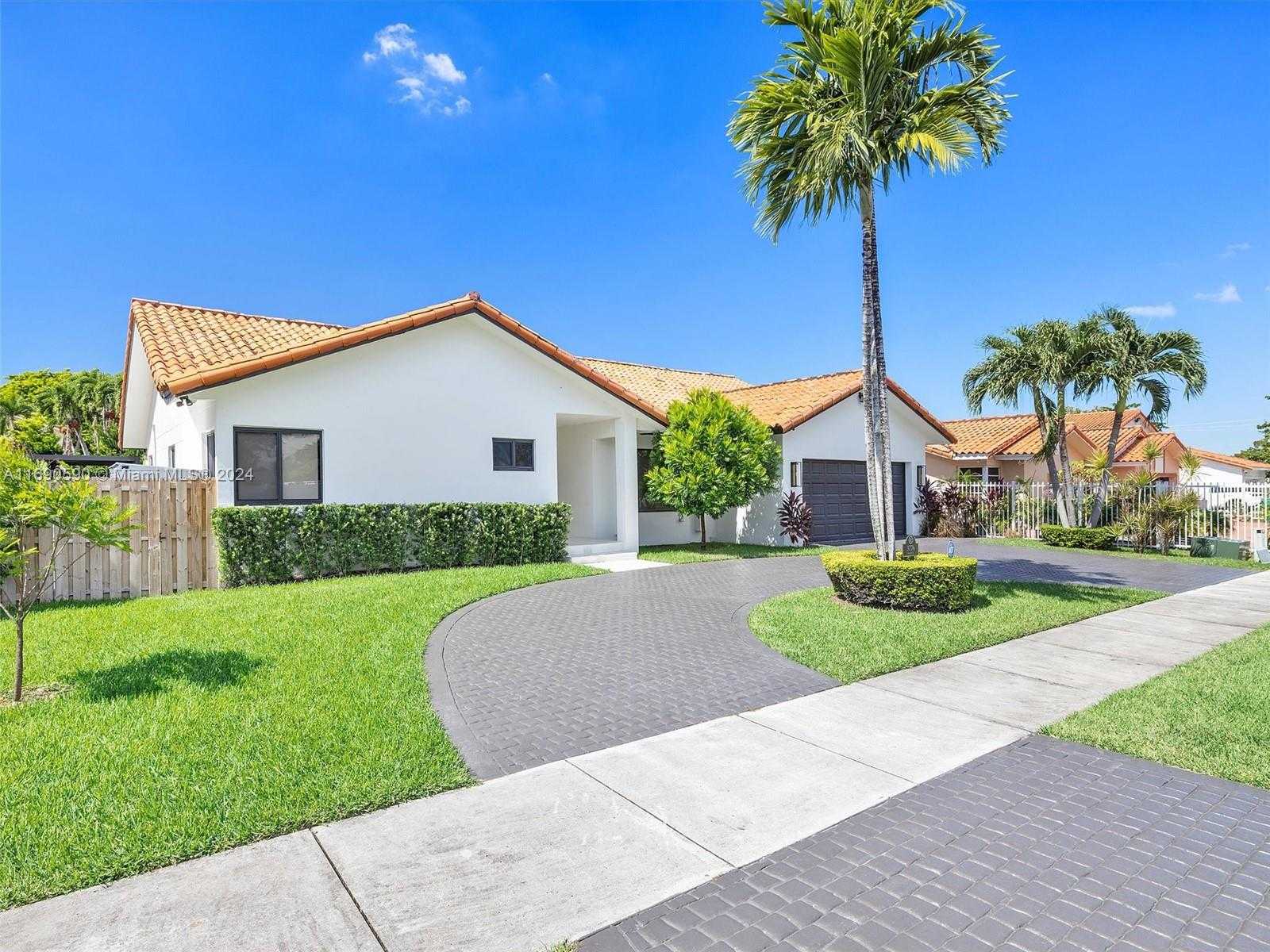 Small Image of 3776 SOUTH WEST 107TH CT, Miami Number 3