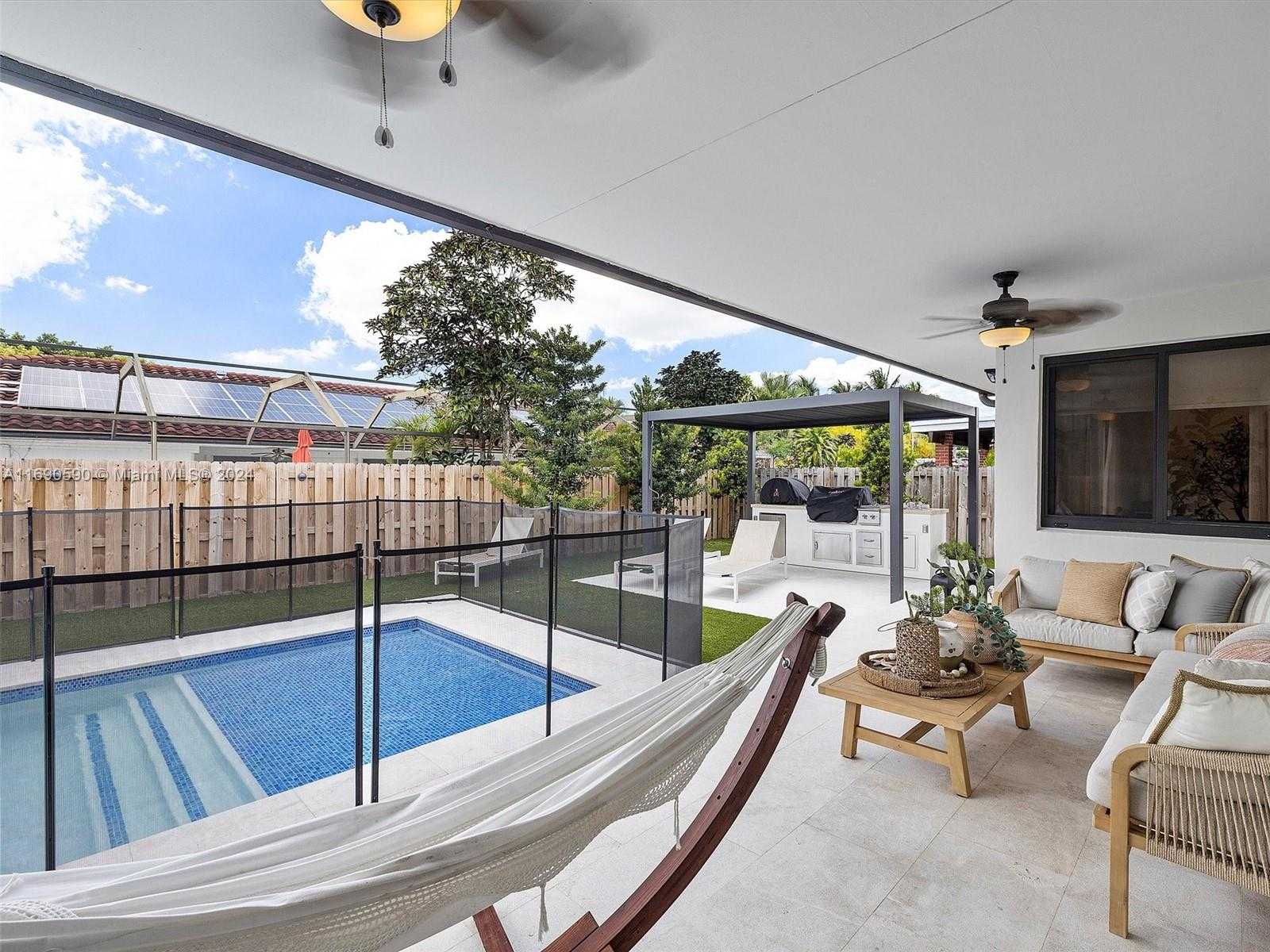 Small Image of 3776 SOUTH WEST 107TH CT, Miami Number 36