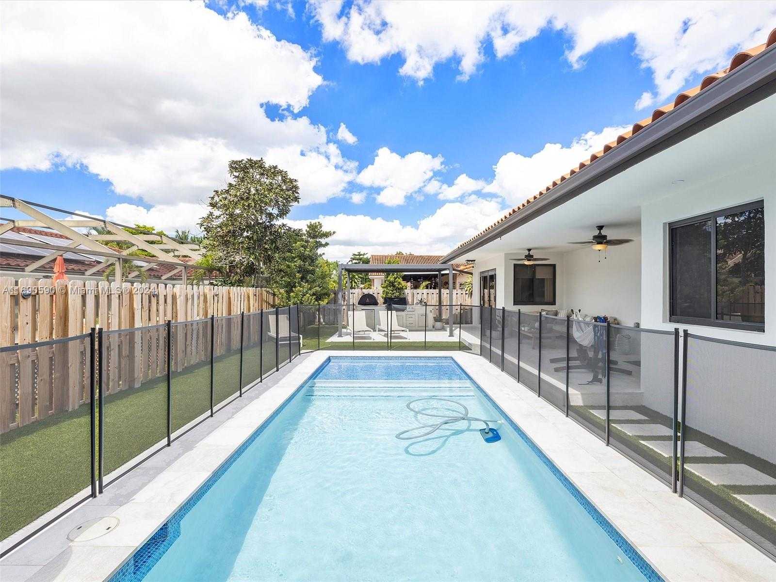 Small Image of 3776 SOUTH WEST 107TH CT, Miami Number 43