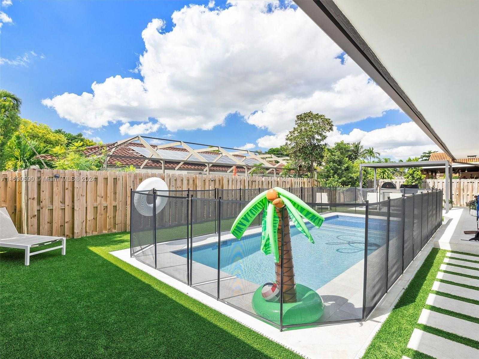 Small Image of 3776 SOUTH WEST 107TH CT, Miami Number 45