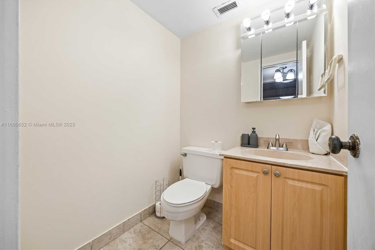 Small Image of 3725 SOUTH OCEAN DR #1120, Hollywood Number 15