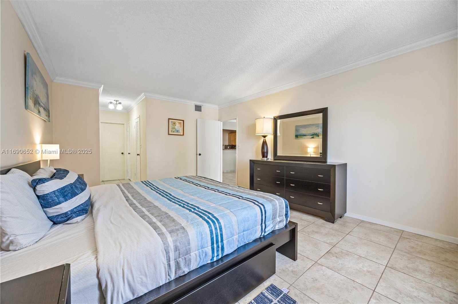 Small Image of 3725 SOUTH OCEAN DR #1120, Hollywood Number 19