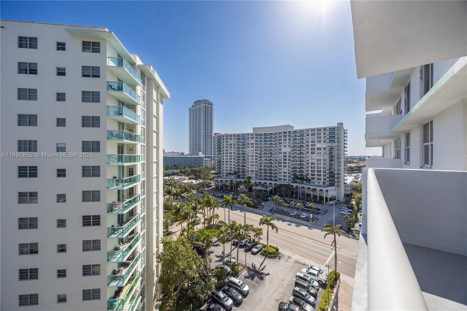 Small Image of 3725 SOUTH OCEAN DR #1120, Hollywood Number 3