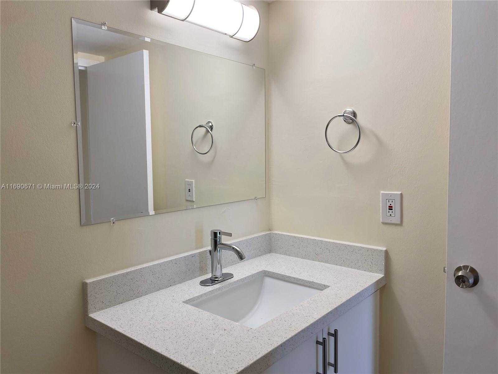 Small Image of 16950 WEST DIXIE HWY #A531, North Miami Beach Number 12