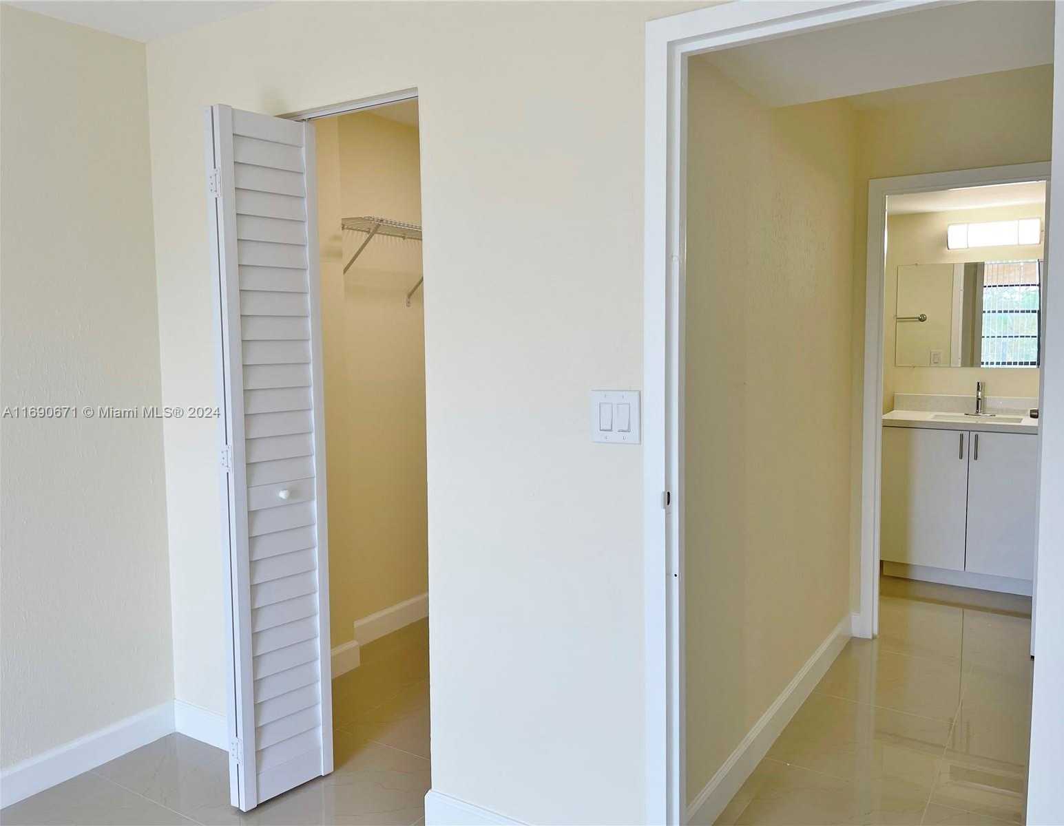Small Image of 16950 WEST DIXIE HWY #A531, North Miami Beach Number 14