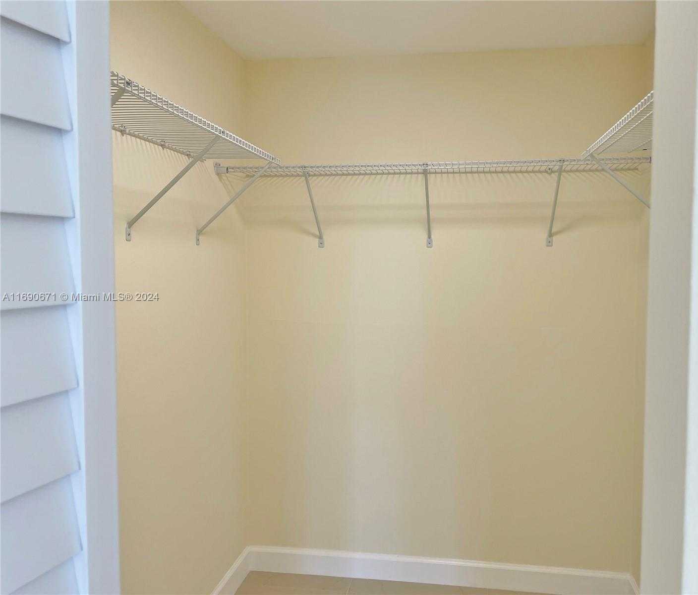 Small Image of 16950 WEST DIXIE HWY #A531, North Miami Beach Number 15