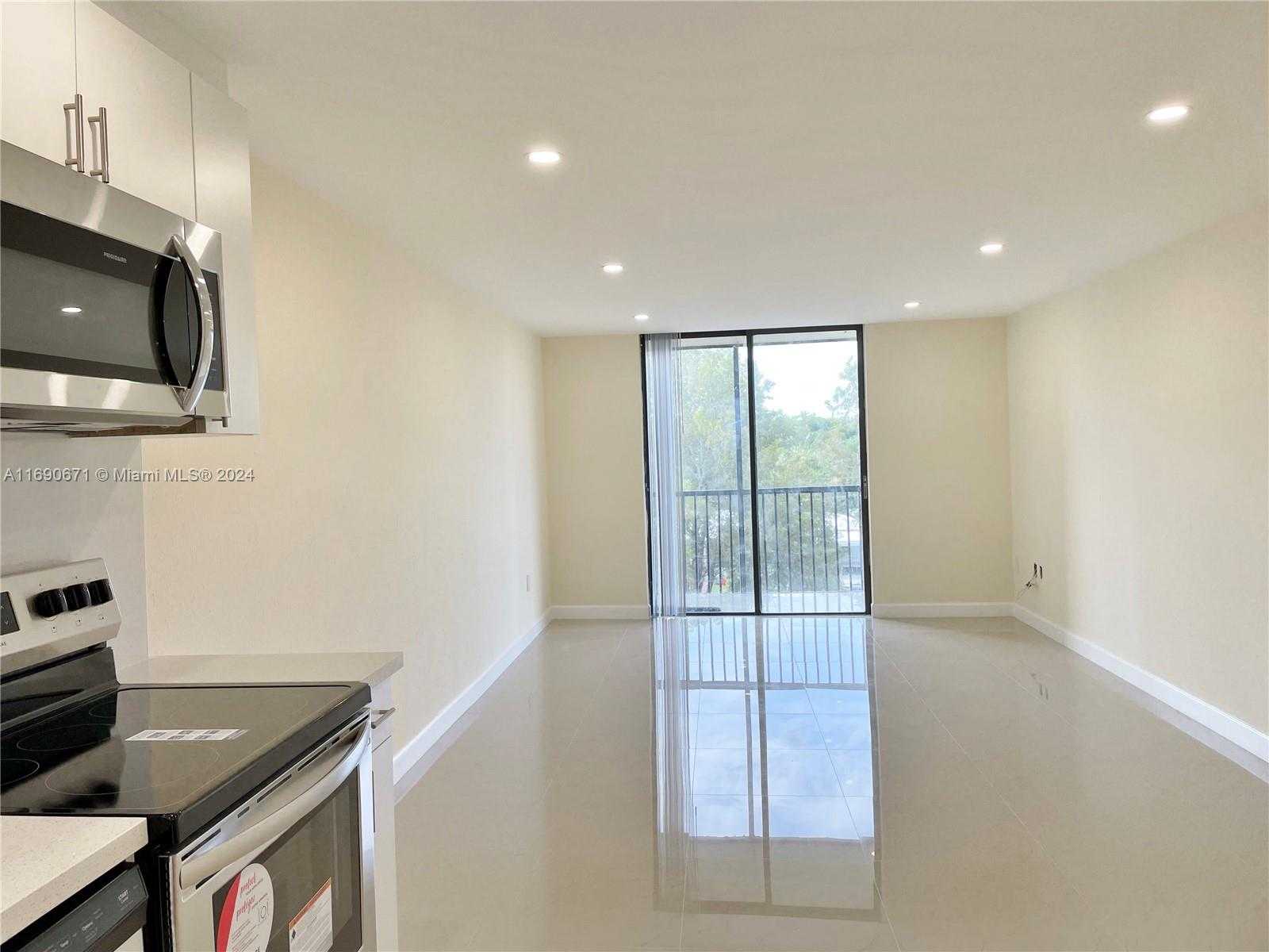 Small Image of 16950 WEST DIXIE HWY #A531, North Miami Beach Number 6