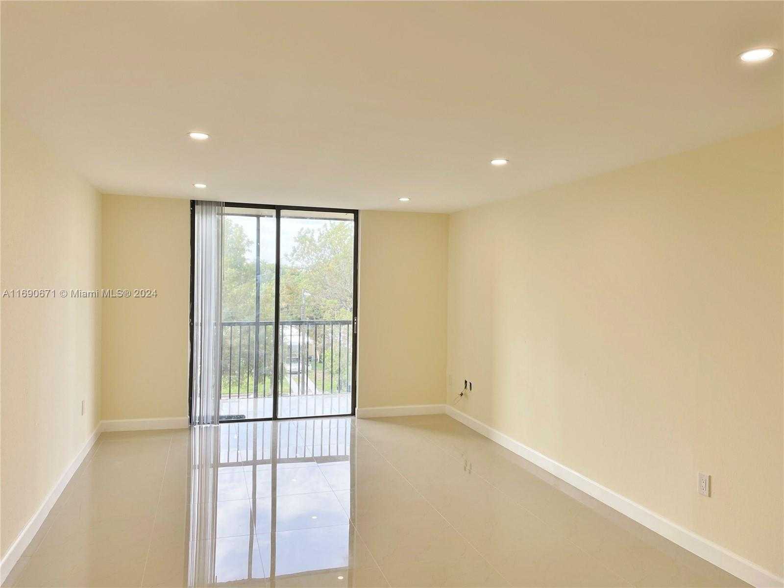 Small Image of 16950 WEST DIXIE HWY #A531, North Miami Beach Number 7