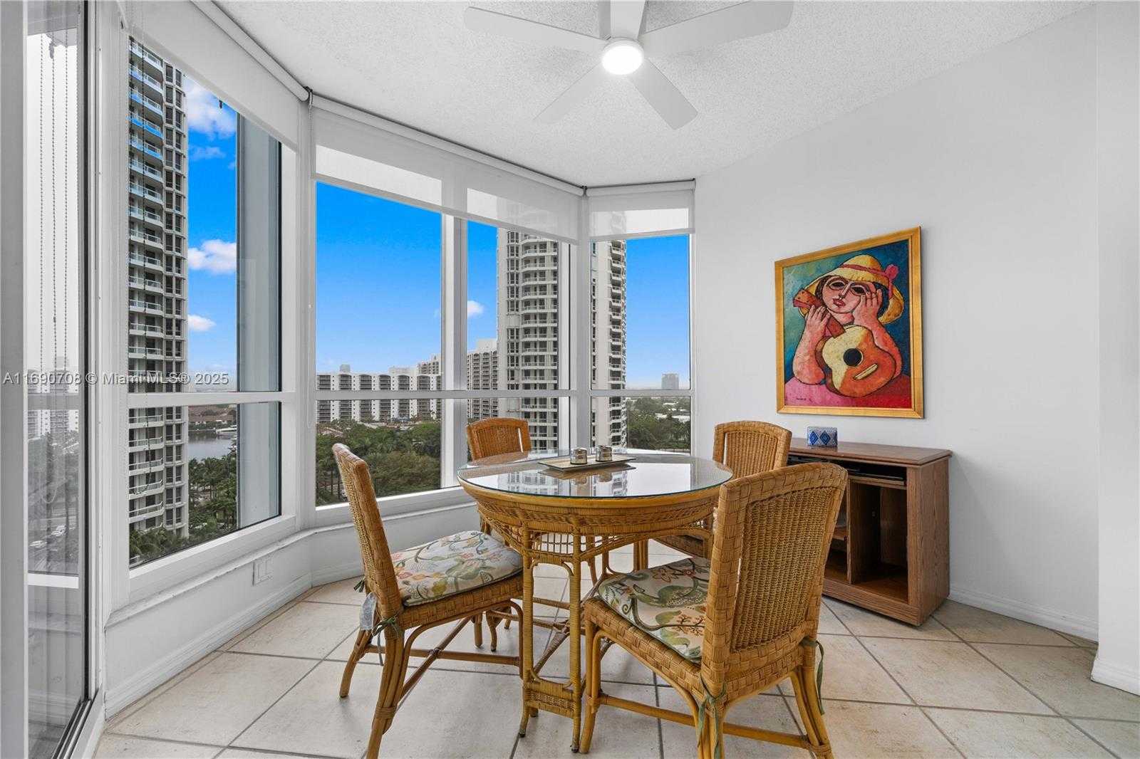 Small Image of 21150 POINT PL #1202, Aventura Number 11