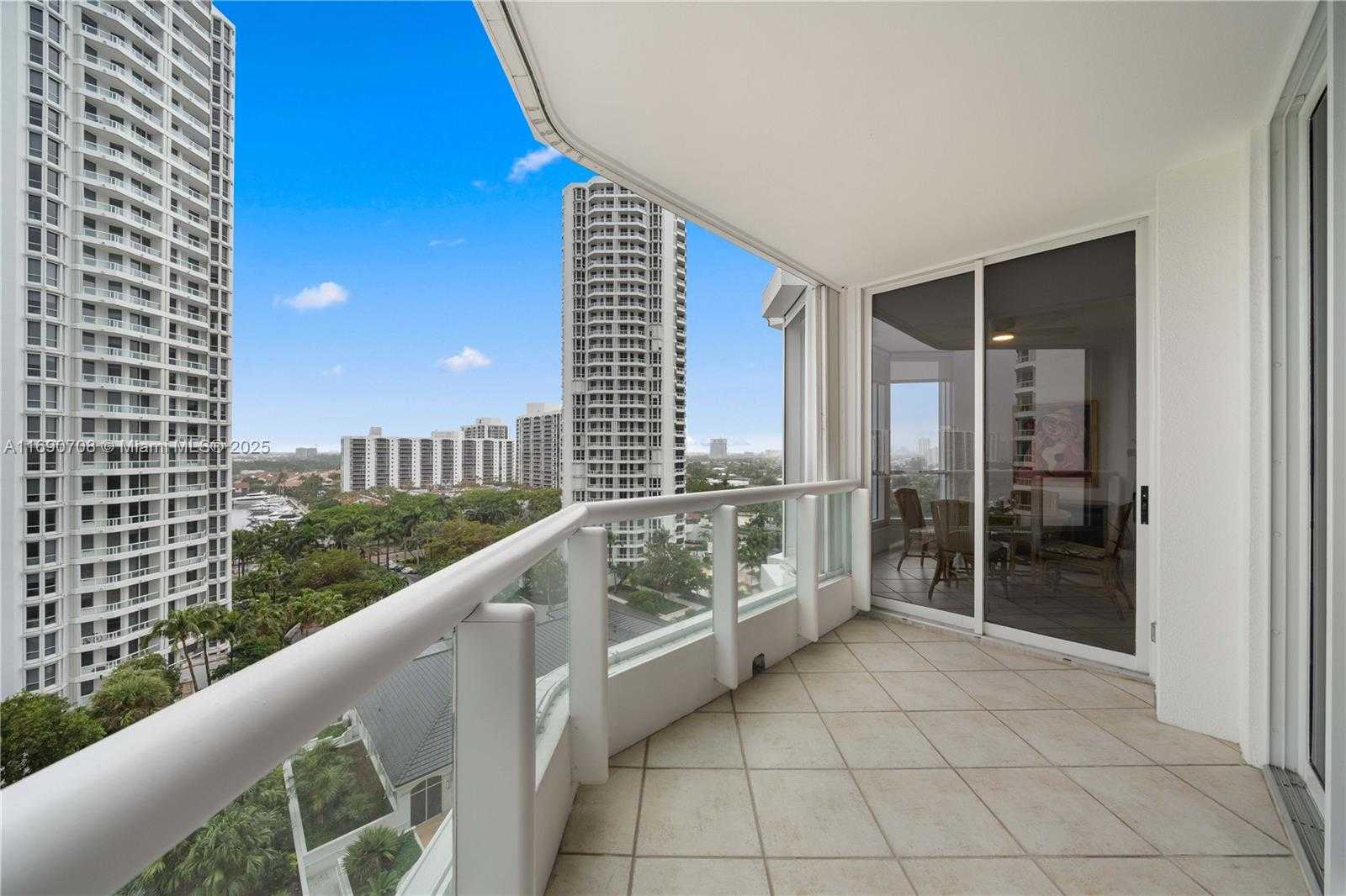 Small Image of 21150 POINT PL #1202, Aventura Number 14