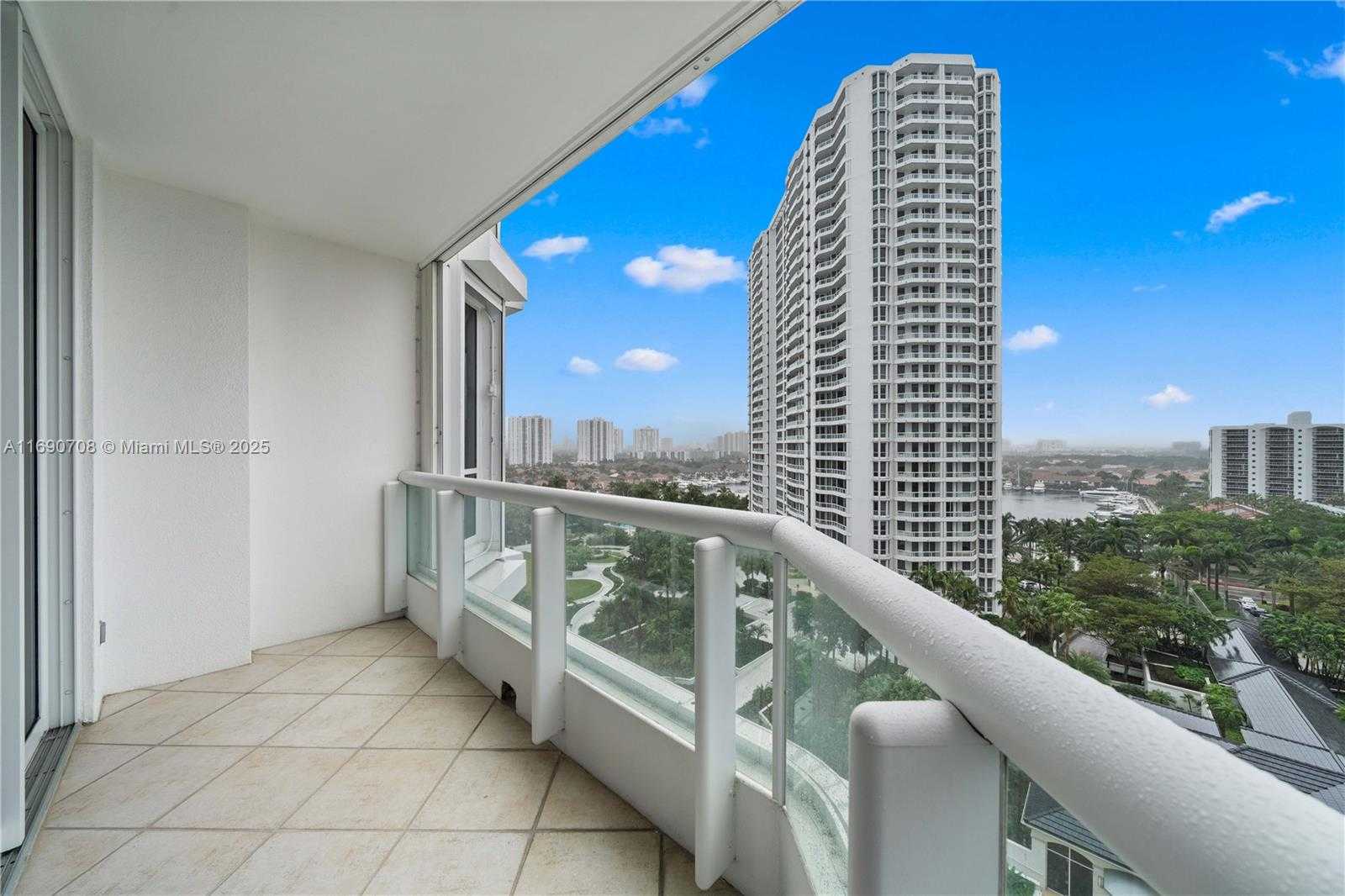 Small Image of 21150 POINT PL #1202, Aventura Number 18